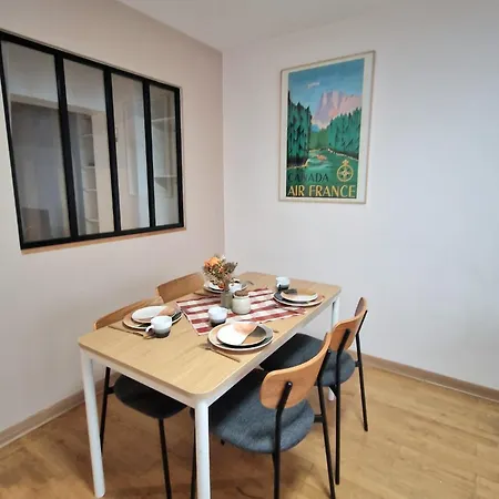 Apartman Steps From Montmartre Charming & Spacious 2-3 Párizs