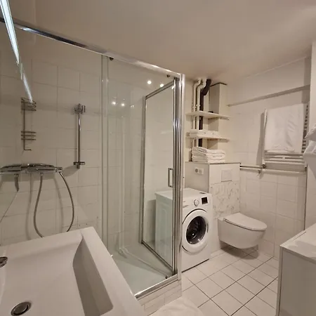 Steps From Montmartre Charming & Spacious 2-3