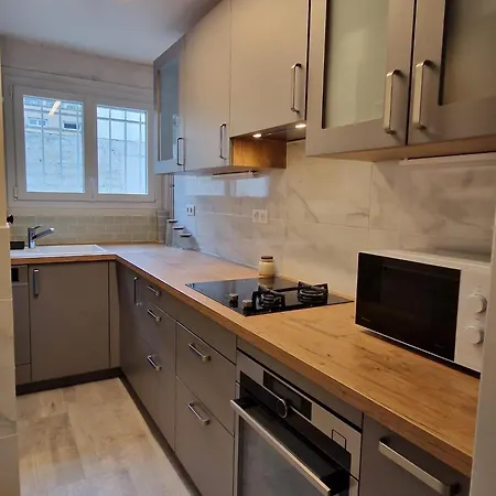 Steps From Montmartre Charming & Spacious 2-3 パリ