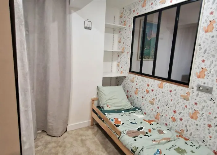 Steps From Montmartre Charming & Spacious 2-3 * Paris