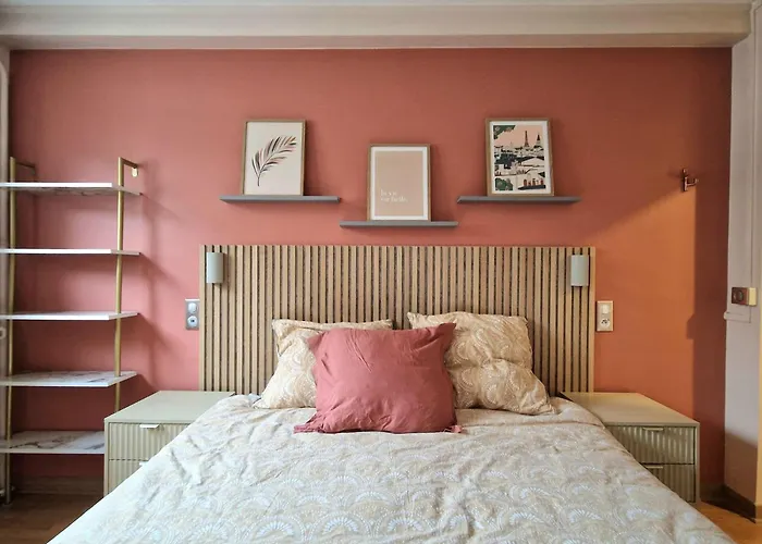 Apartamento Steps From Montmartre Charming & Spacious 2-3 Paris